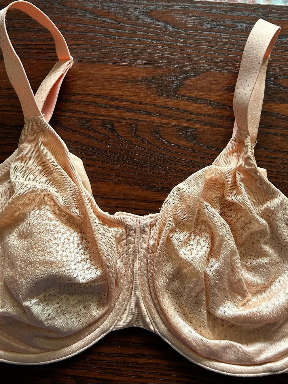 Wacoal Lace Underwire Bra in apricot